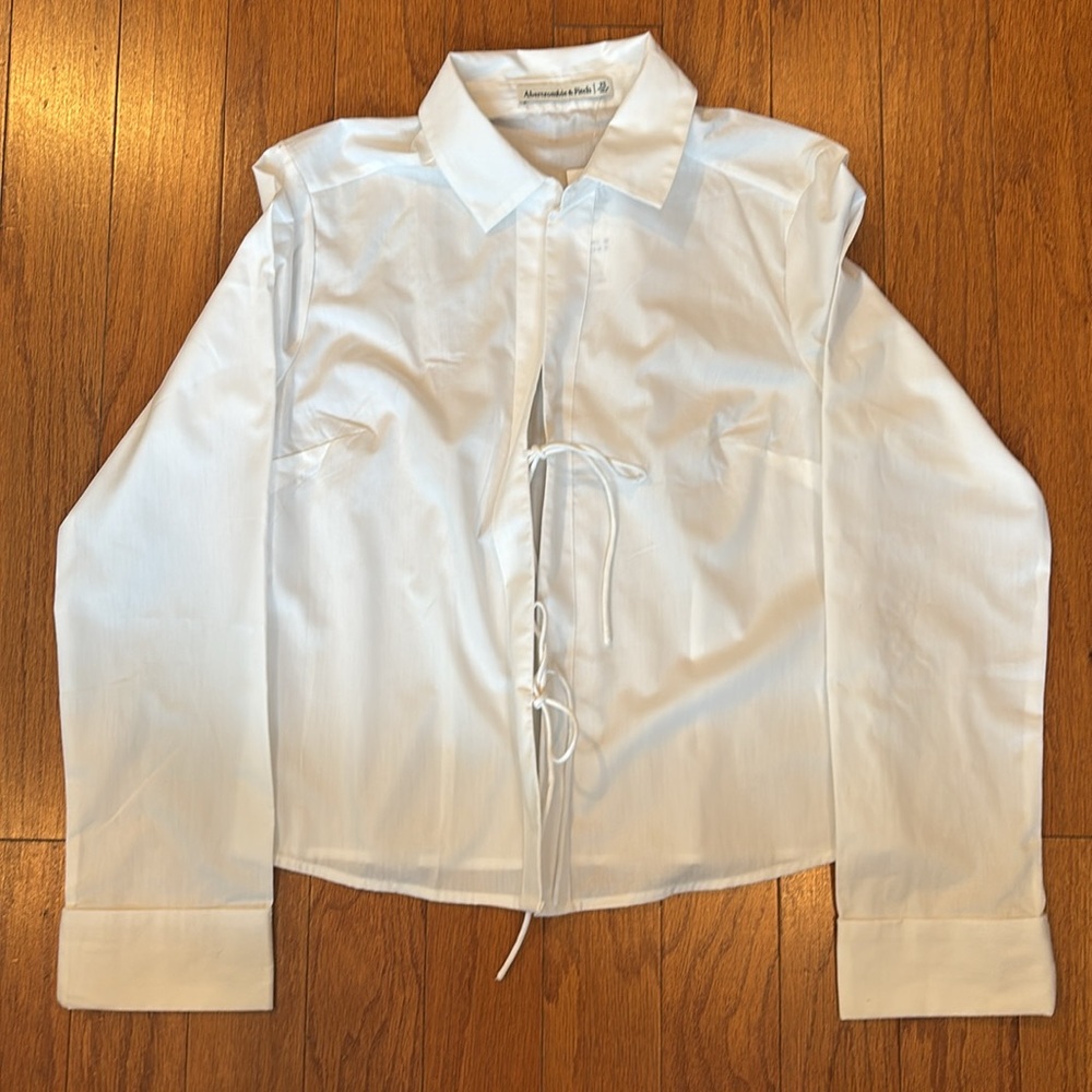 A&F Long-Sleeve Poplin Tie-Front Shirt XS - Picture 2 of 7